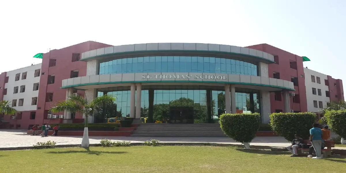 St. Thomas' School