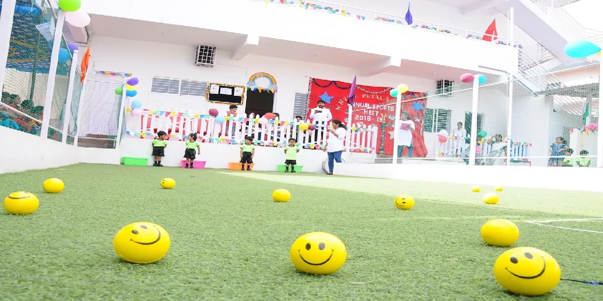 White Petals School