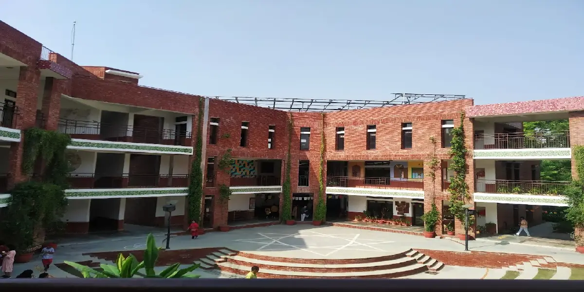 Shikshantar School