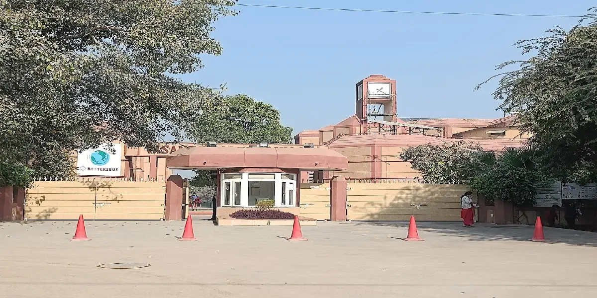 Vasant Valley School
