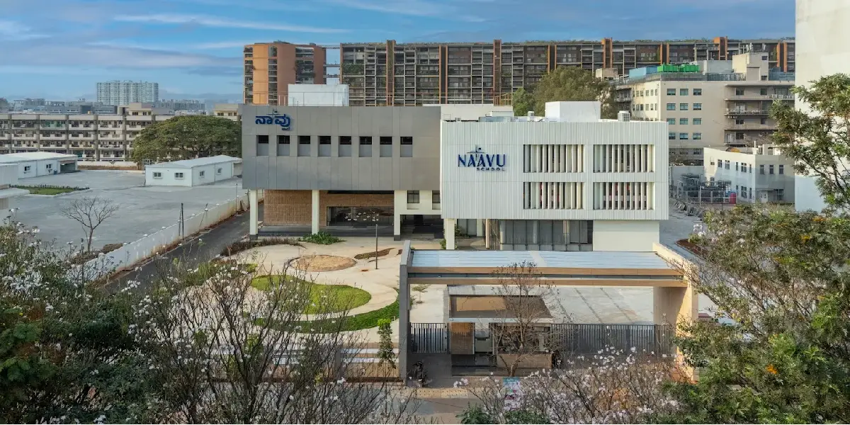 Naavu School