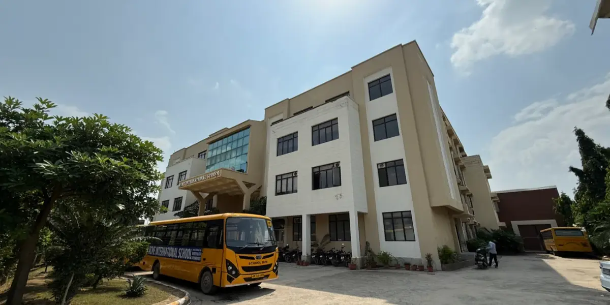 Acme International School