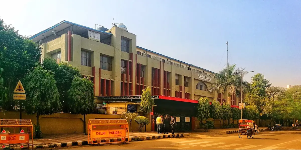 SLS DAV Public School