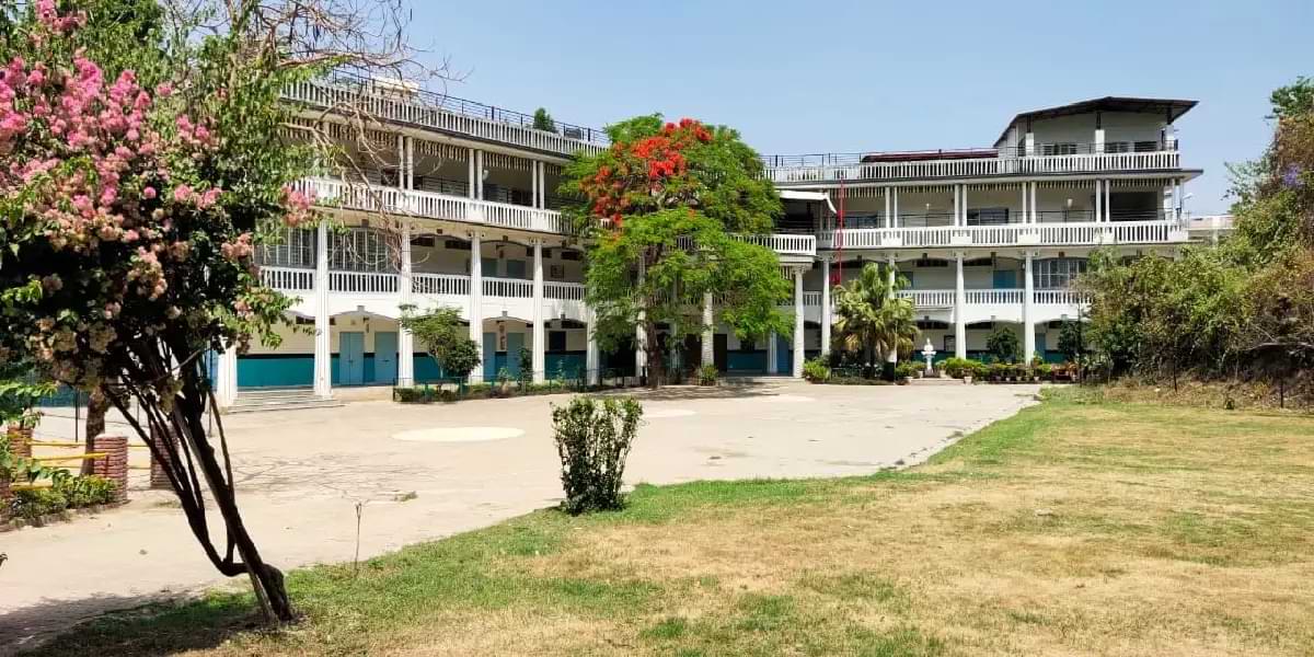 Beverly Hills Shalini School